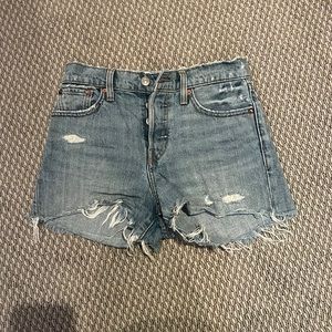 Levis wedgie shorts size 25
